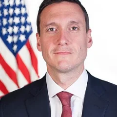 Tom Bossert height profile photo