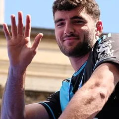 Tom Cannon (footballer) height profile photo