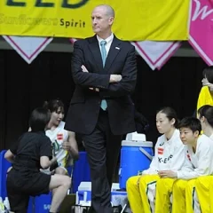 Tom Hovasse height profile photo