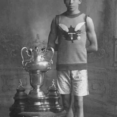Tom Longboat height profile photo