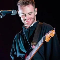 Tom Misch height profile photo