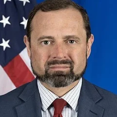 Tom Perriello height profile photo