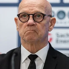 Tom Rowe (ice hockey) height profile photo