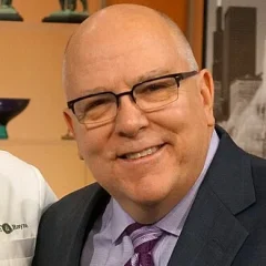 Tom Skilling height profile photo