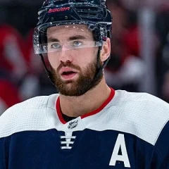 Tom Wilson (ice hockey) height profile photo