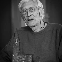 Tomi Ungerer height profile photo