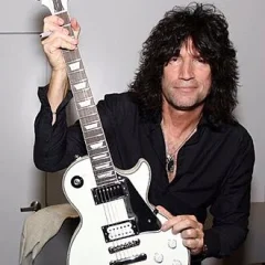 Tommy Thayer height profile photo