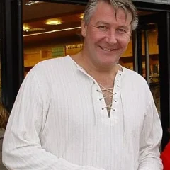Tommy Walsh (builder) height profile photo