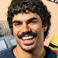 Tony Armstrong height profile photo