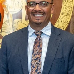 Tony Elliott (American football coach) height profile photo