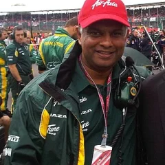 Tony Fernandes height profile photo