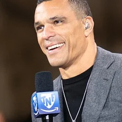 Tony Gonzalez height profile photo