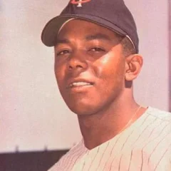 Tony Oliva height profile photo