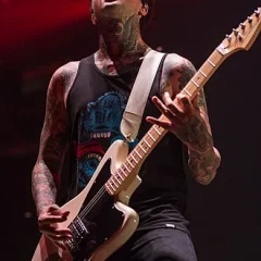 Tony Perry height profile photo