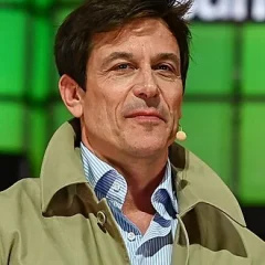 Toto Wolff height profile photo