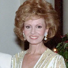 Tova Borgnine height profile photo