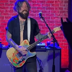 Tracii Guns height profile photo