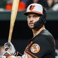Trey Mancini height profile photo