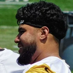 Troy Fautanu height profile photo
