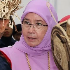 Tunku Azizah Aminah Maimunah Iskandariah height profile photo