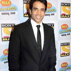 Tusshar Kapoor height profile photo