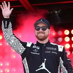 Tyler Reddick height profile photo