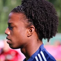 Tyrell Malacia height profile photo