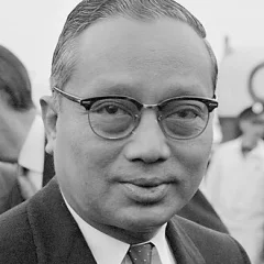 U Thant height profile photo