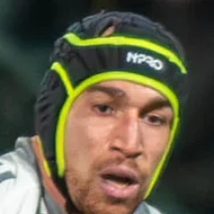 Ultan Dillane height profile photo