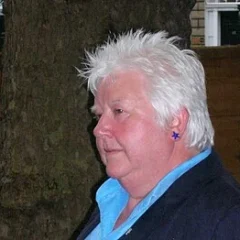 Val McDermid height profile photo