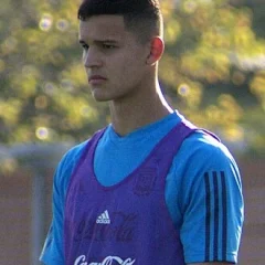 Valentín Carboni height profile photo