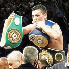 Vanes Martirosyan height profile photo