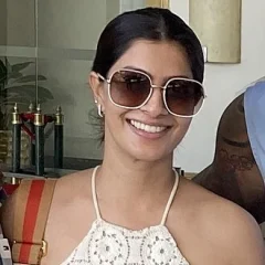 Varalaxmi Sarathkumar height profile photo