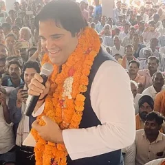 Varun Gandhi height profile photo