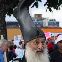 Vermin Supreme height profile photo
