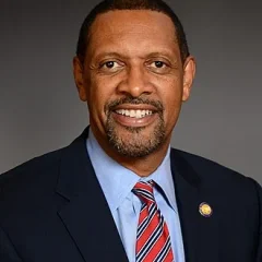 Vernon Jones height profile photo