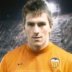 Vicente Guaita height profile photo