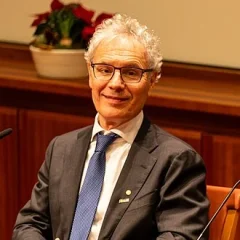 Victor Ambros height profile photo