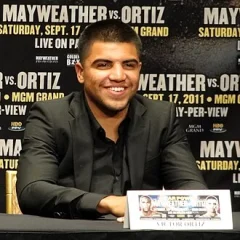 Victor Ortiz height profile photo