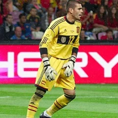 Víctor Valdés height profile photo