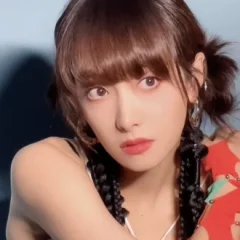 Victoria Song height profile photo