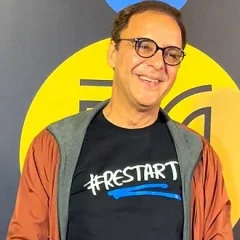Vidhu Vinod Chopra height profile photo