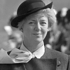 Vigdís Finnbogadóttir height profile photo