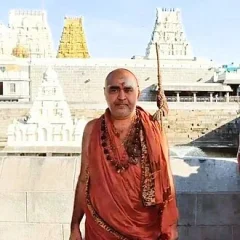 Vijayendra Saraswati Swamigal height profile photo