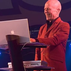 Vince Clarke height profile photo