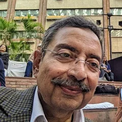 Vinod Dua height profile photo