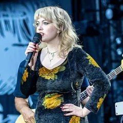 Violet Grohl height profile photo