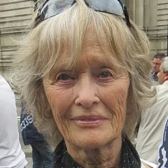 Virginia McKenna height profile photo