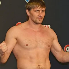Vitaly Minakov height profile photo