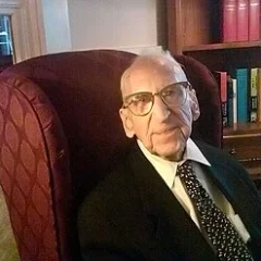 Walter Breuning height profile photo